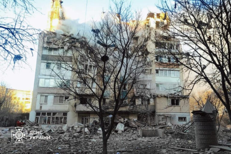Десять человек погибли в результате российских ударов по городам Украины
