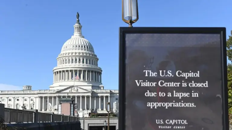 Сенаторы США достигли компромисса, чтобы остановить шатдаун