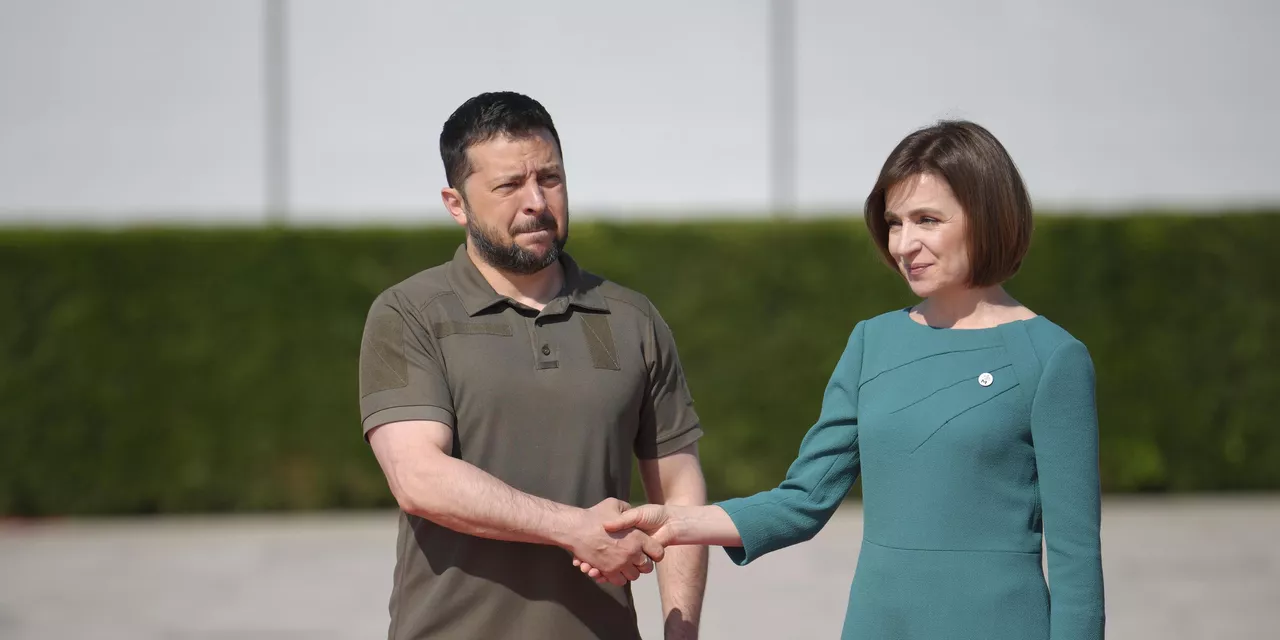 Президент Молдовы Майя Санду поддержала Украину на фоне обсуждения мирного плана США.