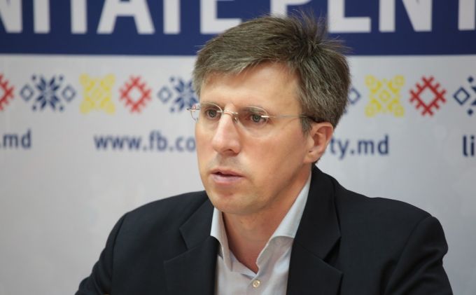 Экс-примар Кишинева требует от Санду и прокуроров закрыть уголовные дела на него, открытые при Плахотнюке