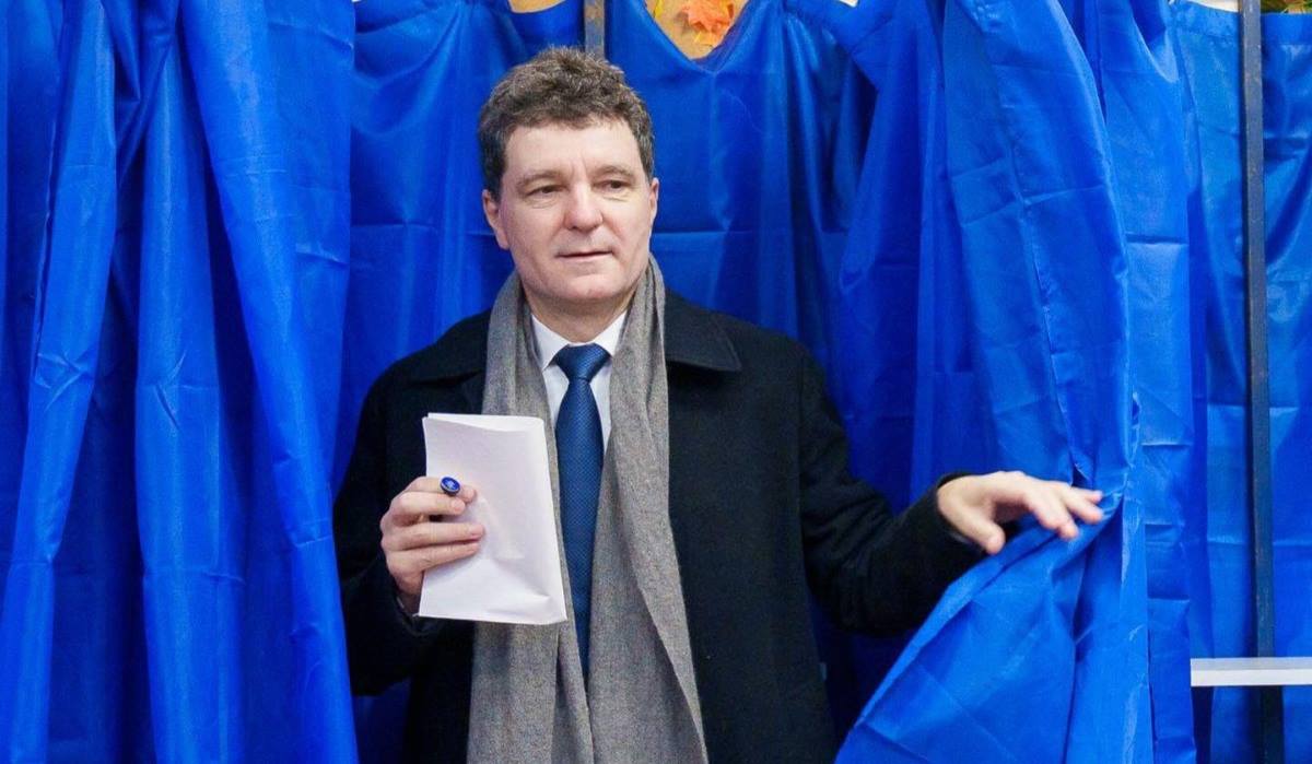 Жители Бухареста 7 декабря выбирают нового мэра на внеочередных выборах, после того, как бывший глава румынской столицы Никушор Дан стал президентом Румынии.
