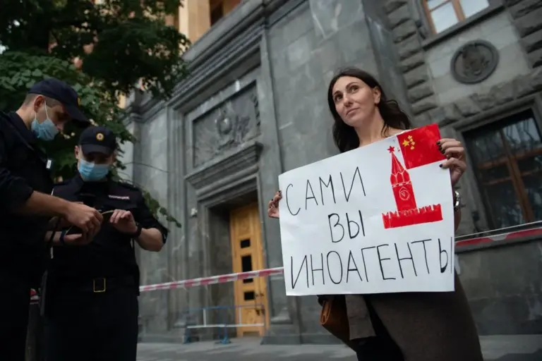 Россия планирует лишить прав уехавших оппонентов власти
