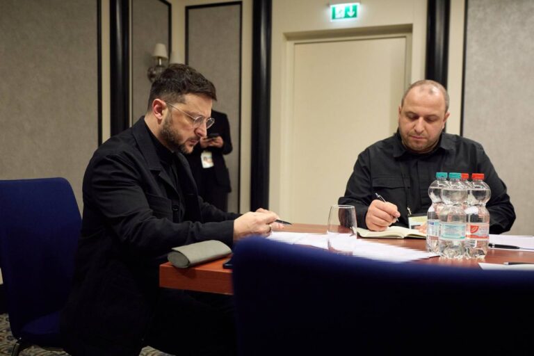 В Берлине идёт подготовка к обсуждению мирного плана по завершению войны в Украине.