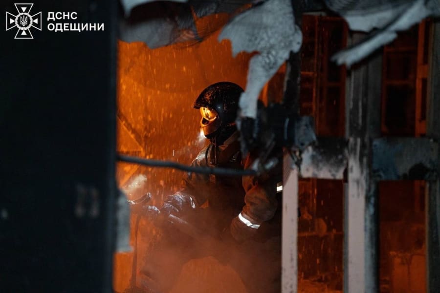 Шесть человек пострадали от удара дронами по Одессе