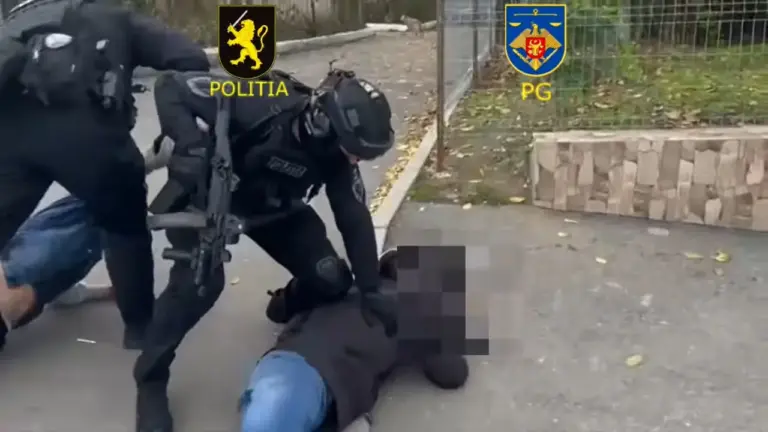 Трех человек арестовали по делу об убийстве в Резинском районе