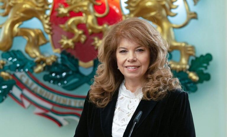 Первая женщина-президент Болгарии: Илиана Йотова сменила Румена Радева