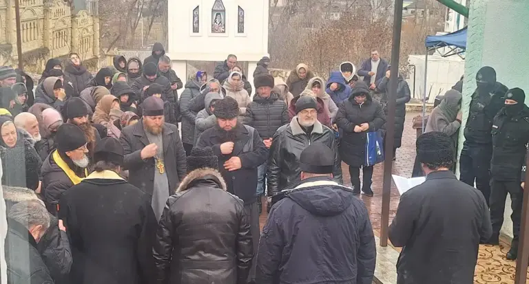 Лица «протеста» в Деренеу