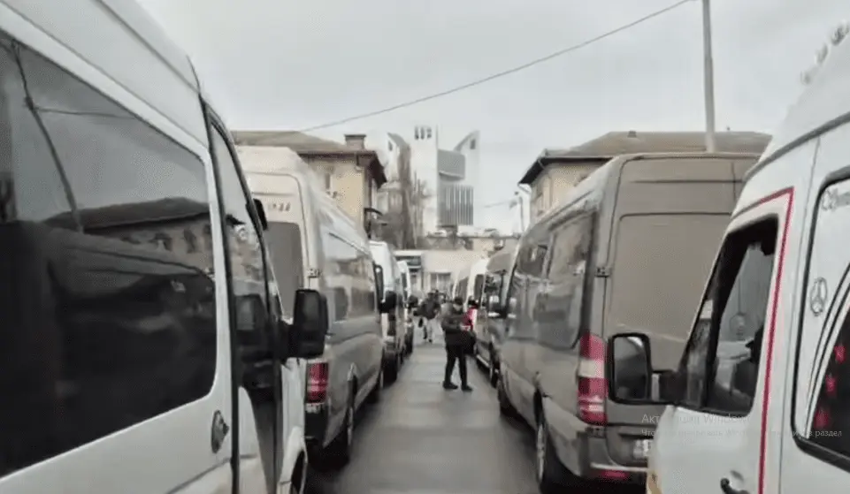 В Агентстве автотранспорта Молдовы отреагировали на протест и обвинения перевозчиков