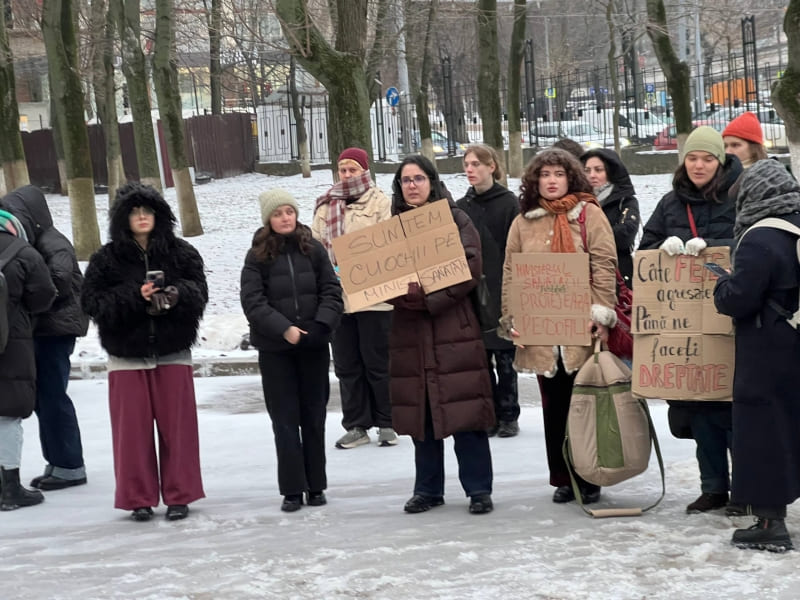 «Увольнения недостаточно»: у Минздрава прошла акция протеста по делу врача Мештешуга