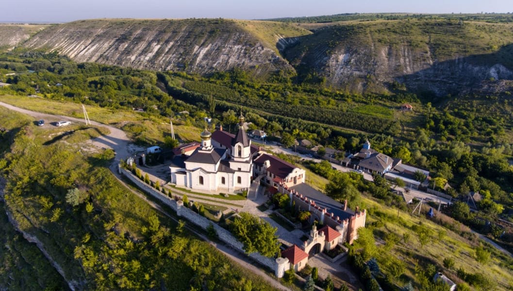 Отпуск за счет государства: в Молдове утвердили правила использования ваучеров на отдых