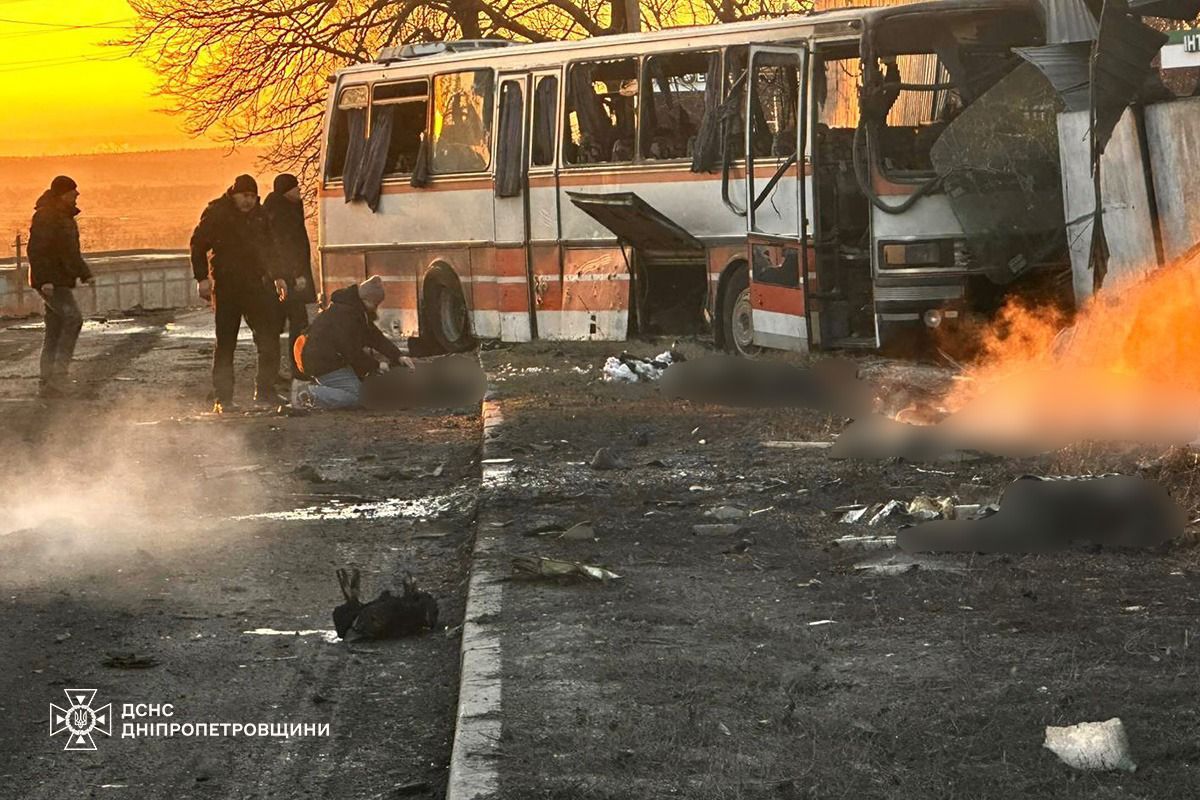 Последствия удара по автобусу в городе Терновка, Днепропетровская область