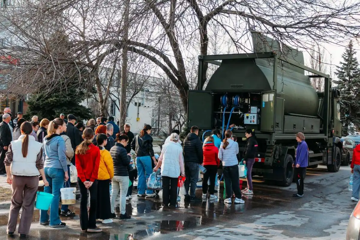 Бельцы уже 4 дня без воды из-за загрязнения Днестра: как справляются жители и что делают власти