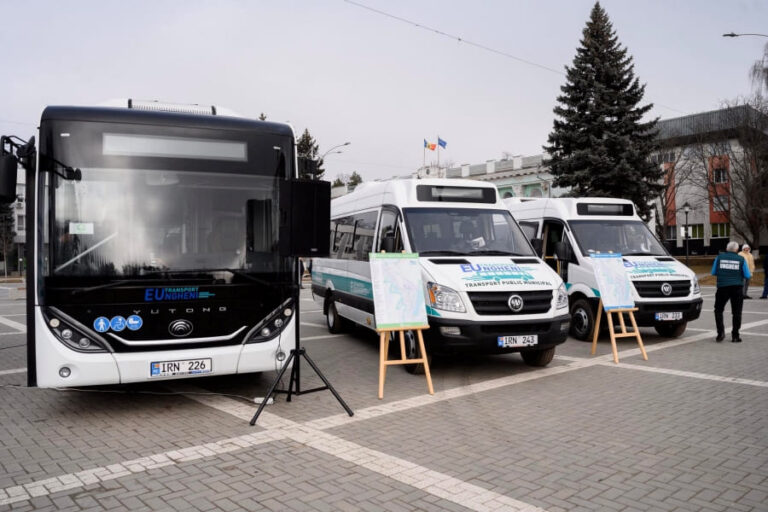 В Унгенах запустили полностью цифровую сеть общественного транспорта и обновили автопарк