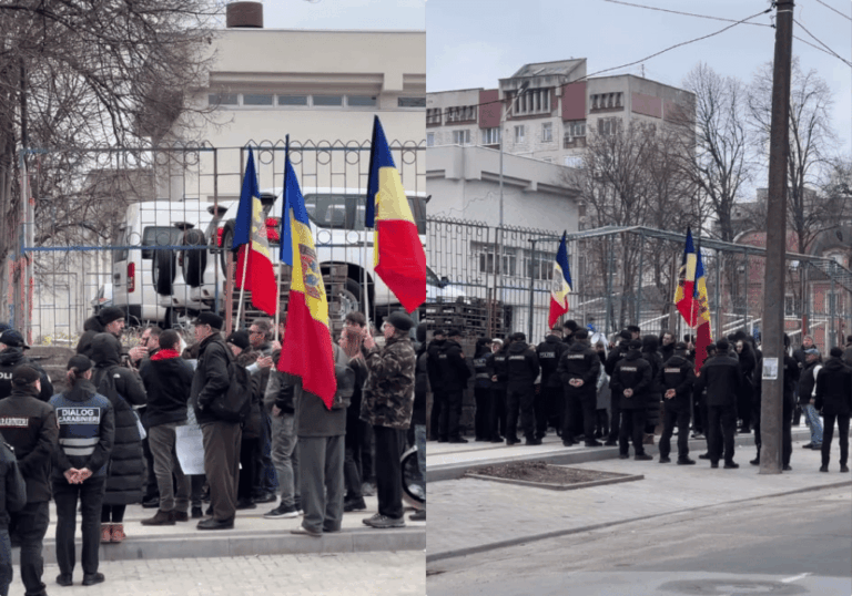 Шоровцы устроили протест у Дворца Республики во время международной конференции