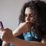 «Синдром плавающей утки»: как соцсети заставляют людей притворяться, что у них все идеально