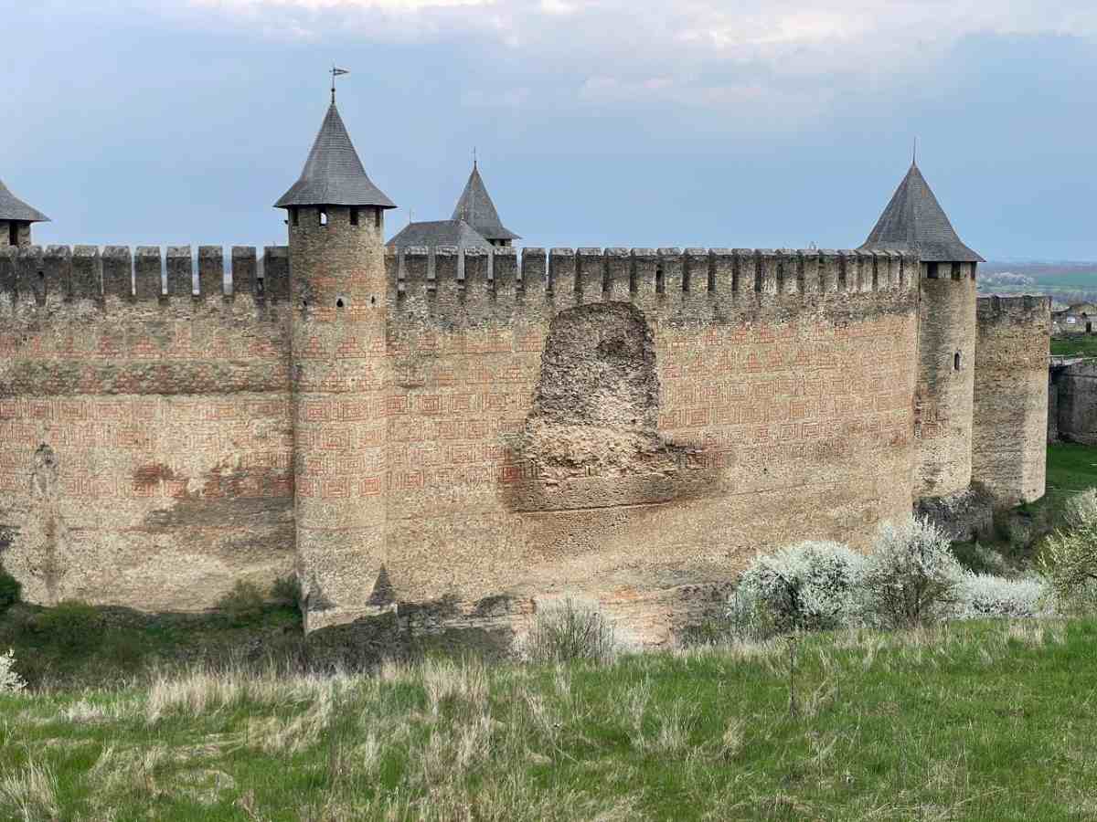 В Хотинской крепости обрушилась часть средневековой стены