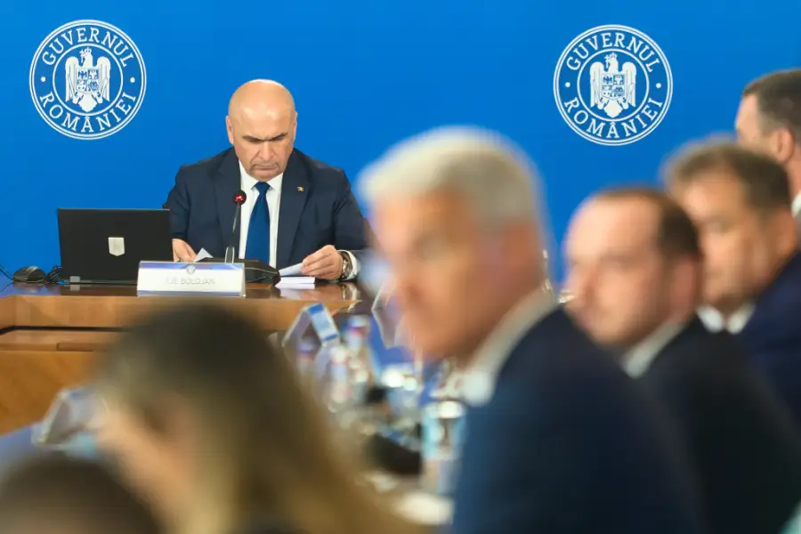 В Румынии PSD и AUR готовят вотум недоверия правительству Боложана