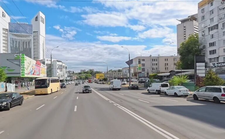 В центре Кишинёва на Кантемира на месяц ограничат автомобильное движение