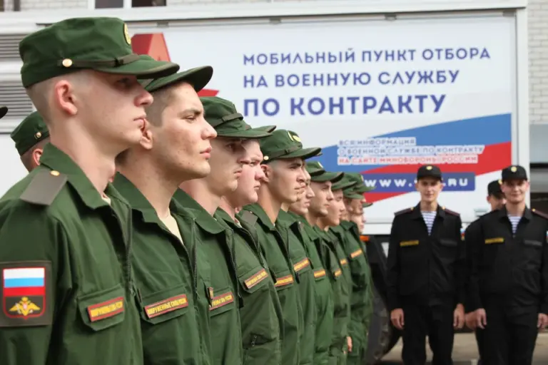 С начала 2026 года 35 российских регионов повысили единовременные выплаты тем, кто подписывает контракт с Минобороны и отправляется воевать в Украину.