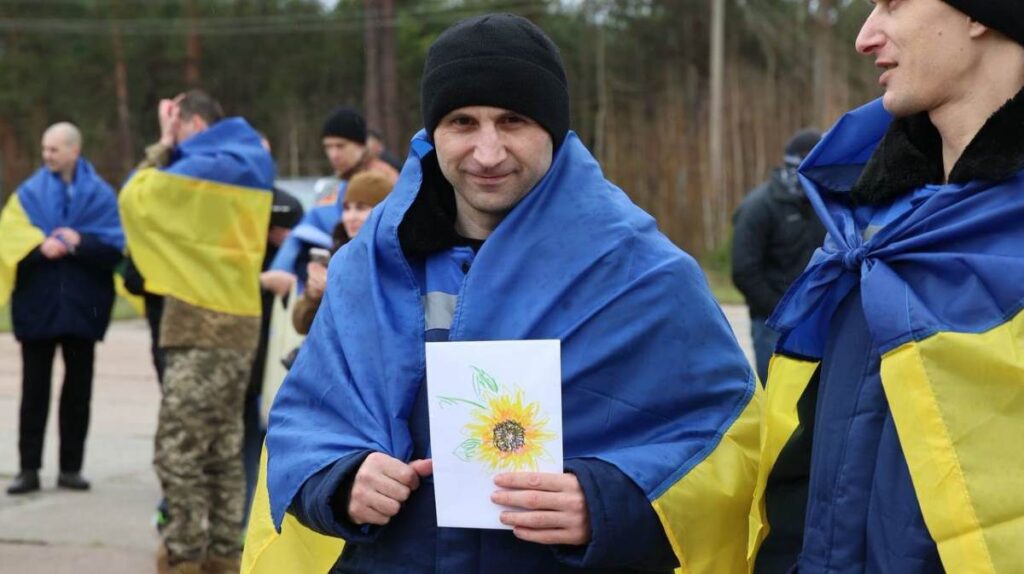 По данным Координационного штаба по вопросам обращения с военнопленными Украины, на родину вернулись 182 человека — 175 военнослужащих и 7 гражданских.