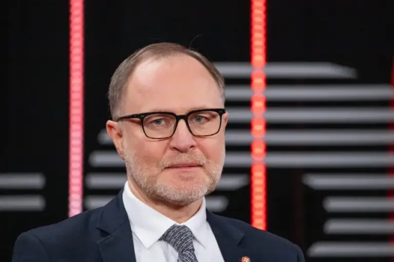 Министр обороны Латвии ушел в отставку после инцидента с украинскими беспилотниками
