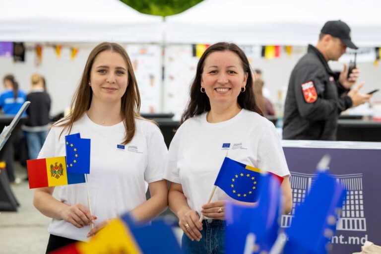 В центре Кишинева 9 мая проходят мероприятия ко Дню Европы. На площади Великого национального собрания открыли «Европейский городок»