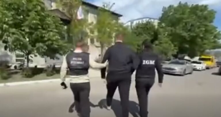 В Комрате полиция задержала 20-летнего молодого человека, которого подозревают в участии в крупной мошеннической схеме