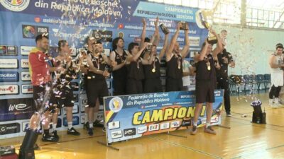 Команда Ceadîr-Basket из Чадыр-Лунги второй раз подряд завоевала титул чемпиона Молдовы по баскетболу среди мужчин.