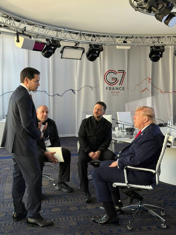 Зеленский и Трамп на саммите G7