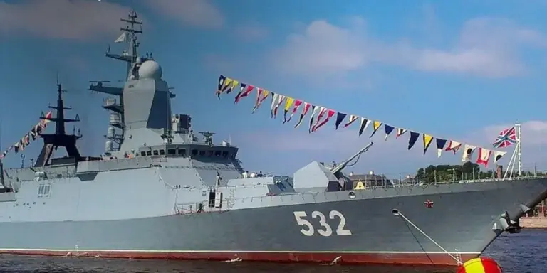 Украинские дроны повредили корабль Балтийского флота в Кронштадте