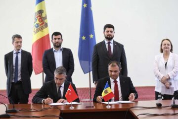 Еще одно энергосоединение с Европой: Молдова подписала контракт на строительство ЛЭП Бельцы — Сучава