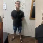 Шли за наживой, но ушли ни с чем: трое парней с ножом ворвались в квартиру знакомого в Кишинёве
