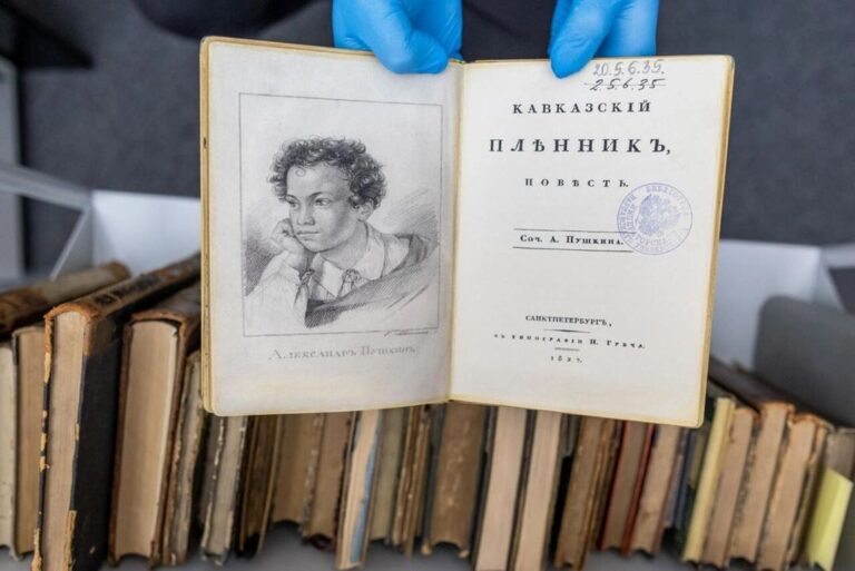 В Париже осудили участников «Операции Пушкин» — крупнейшей кражи редких русских книг в Европе