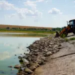 В Молдове укрепляют плотину Тараклийского водохранилища из-за разрушения бетонных плит
