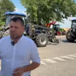 Депутат от партии Костюка наехал трактором на полицейского на протесте фермеров в Штефан-Водском районе
