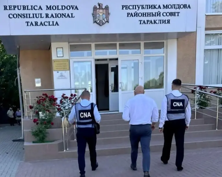 Главу Тараклийского района подозревают в махинациях с тендерами на 3 млн леев