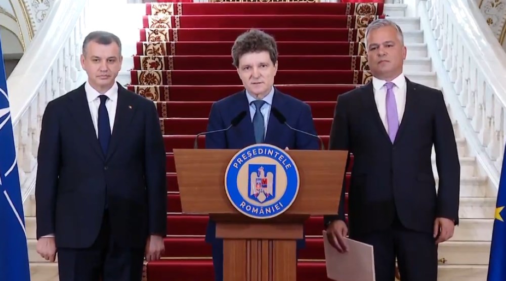 Президент Румынии сменил кандидата в премьеры: вместо Еуджена Томака правительство может возглавить Адриан Вештя