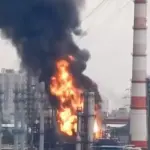 Удар дронов ВСУ вывел из строя до 20% производства топлива в Москве