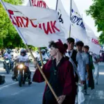 (ФОТО) В Комрате прошел бал выпускников Гагаузии — с вальсом, салютом и… письмом от Гуцул