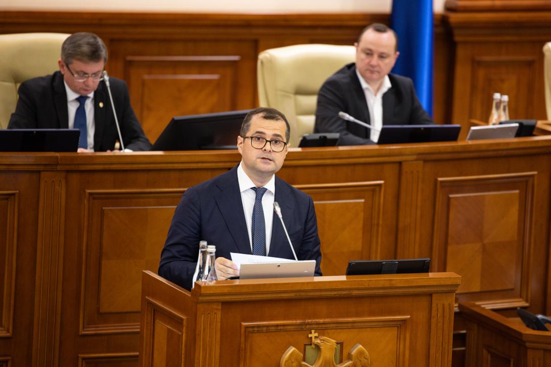 Василий Тофан в парламенте Молдовы
