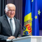 Премьер-министр Молдовы Александр Мунтяну ушёл в отставку