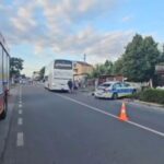 (ВИДЕО) Автобус из Молдовы врезался в полицейскую машину в Румынии: пострадали три человека