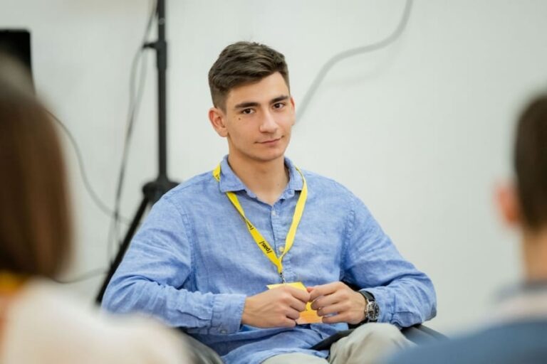 Скандал в Министерстве культуры: 21-летний активист PAS без высшего образования получает 300 тысяч леев в год