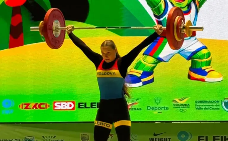 Молдавская тяжелоатлетка стала трёхкратной чемпионкой мира среди юниоров и установила мировой рекорд