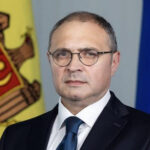Министр культуры вёл бизнес с осуждённым коррупционером и поручителем по проблемному кредиту BEM