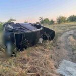 В Хынчештском районе автомобиль съехал с дороги и перевернулся — погиб 29-летний водитель