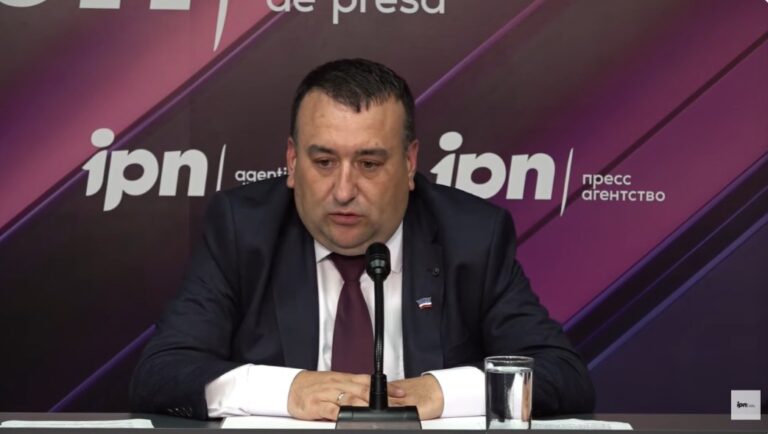 Валентин Гайдаржи проводит персс-конференцию