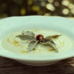 Огуречный гаспачо: холодный суп с айраном и укропом от шефа Gustul Neamulu 