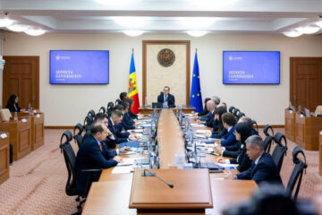 Первые отставки и перестановки в правительстве Тофана: кто покинул должности