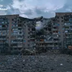 Россия ударила по жилым домам в Киеве. Украина атаковала НПЗ в Ярославле, в оккупированном Крыму блэкаут